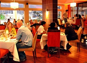 Dining out in Chicago with Menu Boards from Menucoverman.com