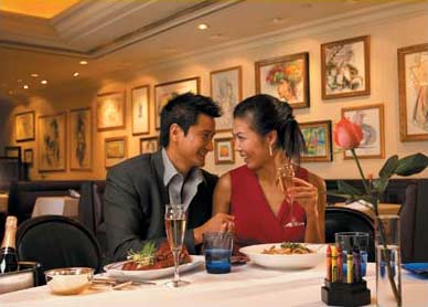 Romantic dinner at an fancy restaurant.