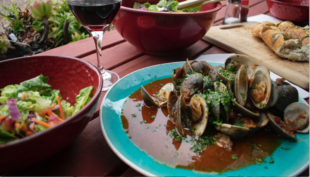 Clams and mussels for dinner at this swank restaurant.