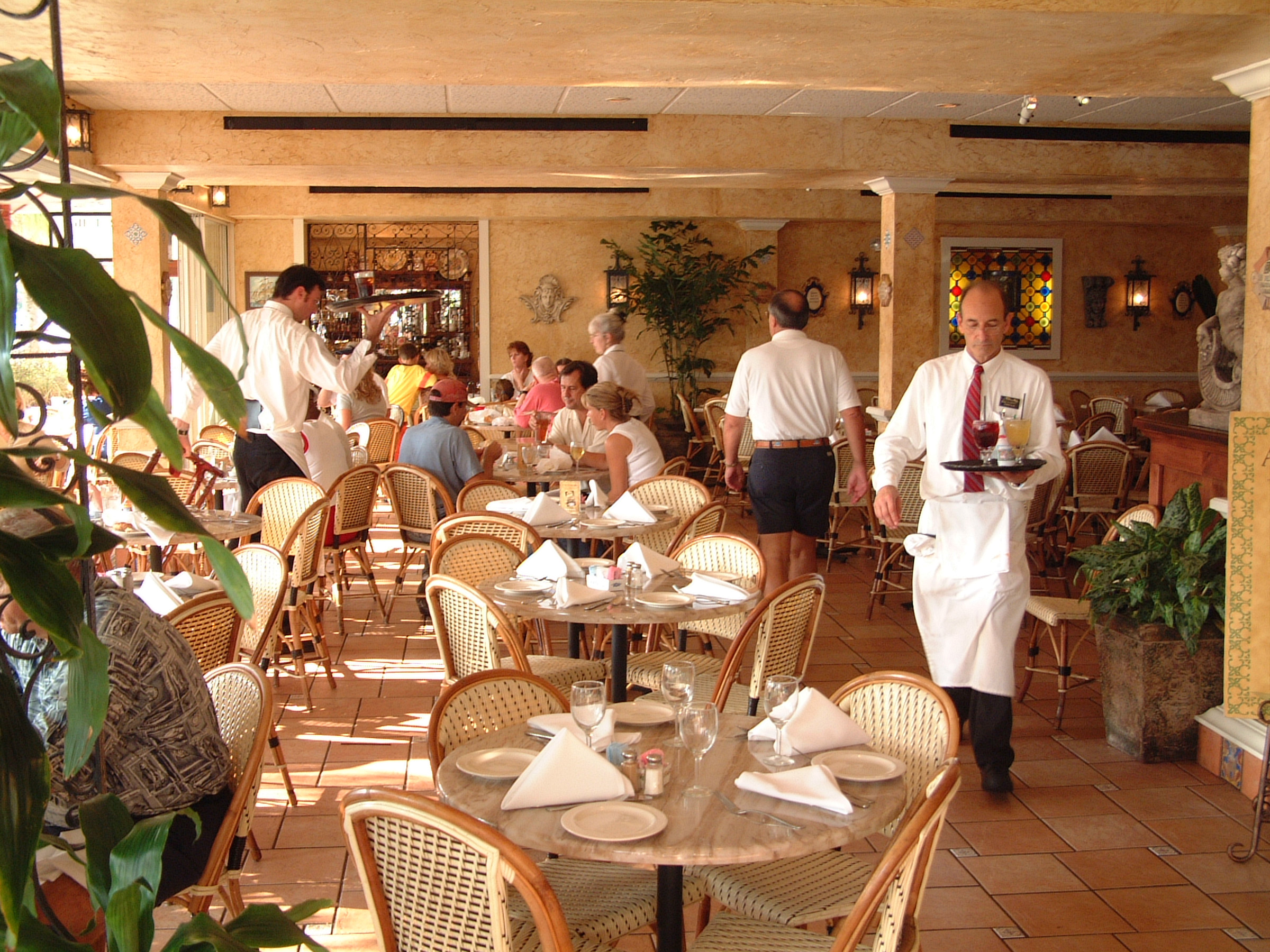 Bright and beautiful and elegant restaurant... all in one!